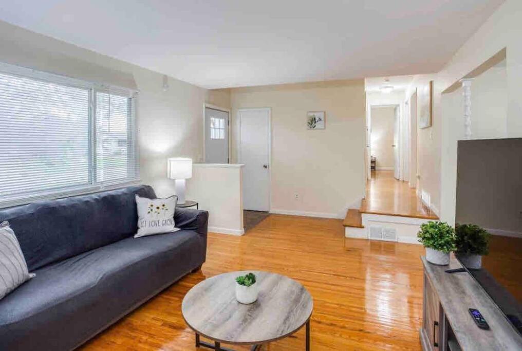 Appartamento Amazing Ranch Mins Away From Airprt/Rit/Dwtn/Uofr Rochester Esterno foto