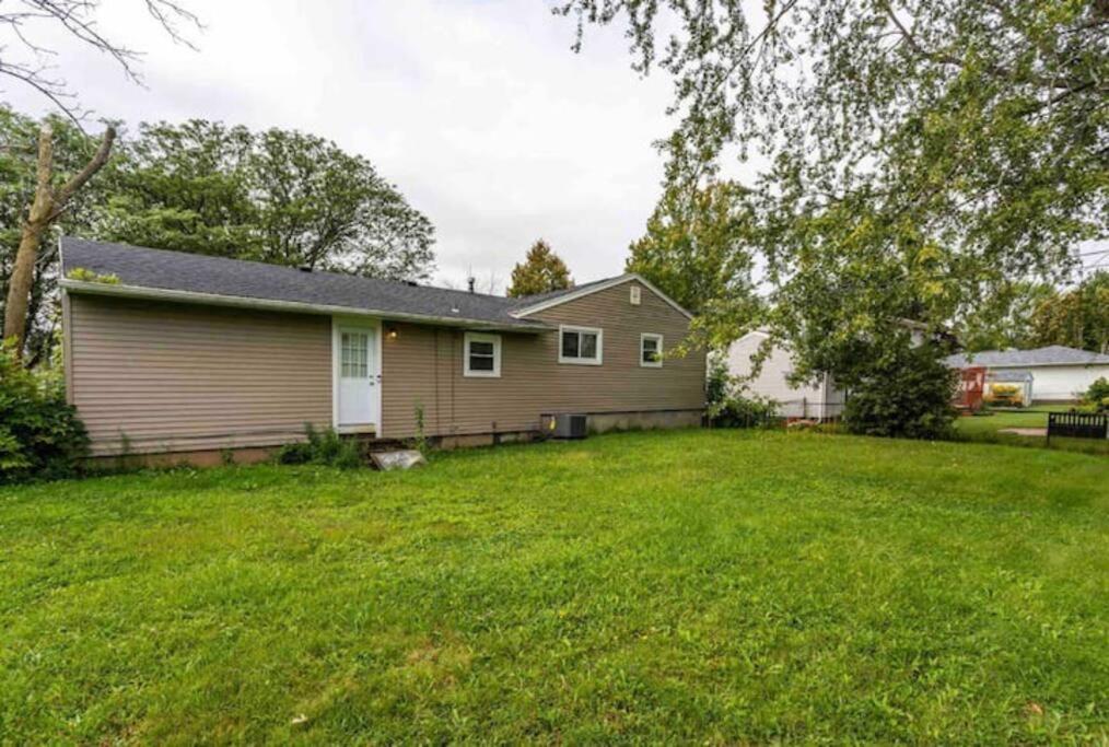 Appartamento Amazing Ranch Mins Away From Airprt/Rit/Dwtn/Uofr Rochester Esterno foto