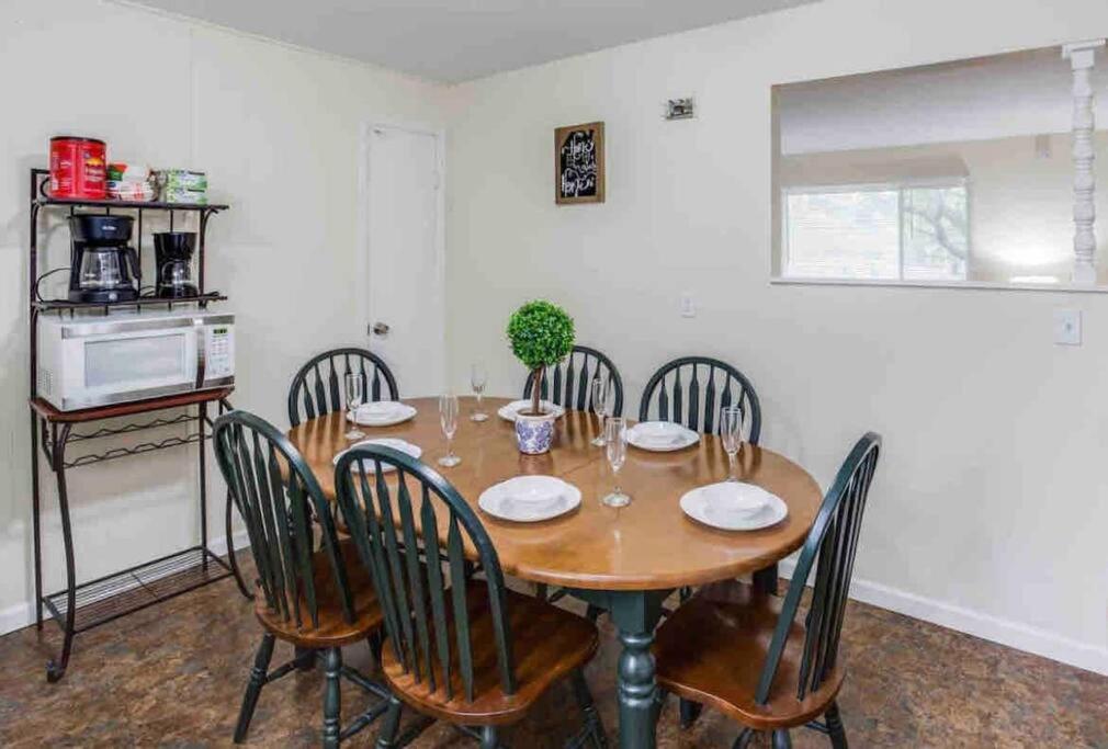 Appartamento Amazing Ranch Mins Away From Airprt/Rit/Dwtn/Uofr Rochester Esterno foto