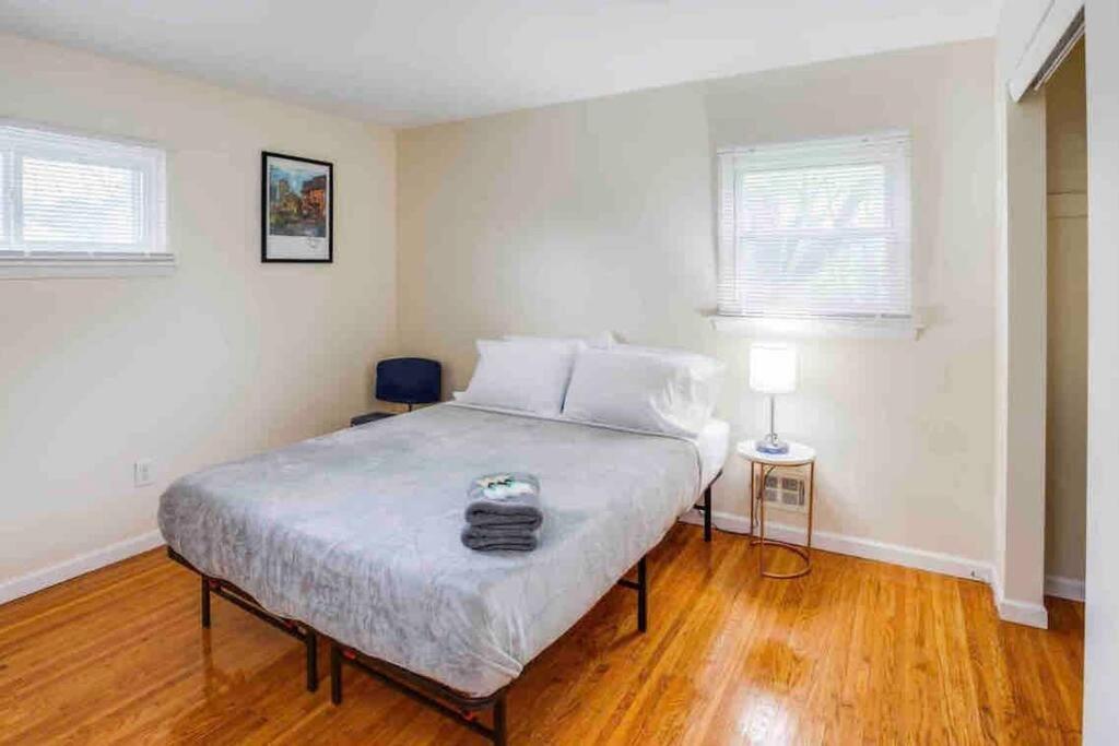 Appartamento Amazing Ranch Mins Away From Airprt/Rit/Dwtn/Uofr Rochester Esterno foto